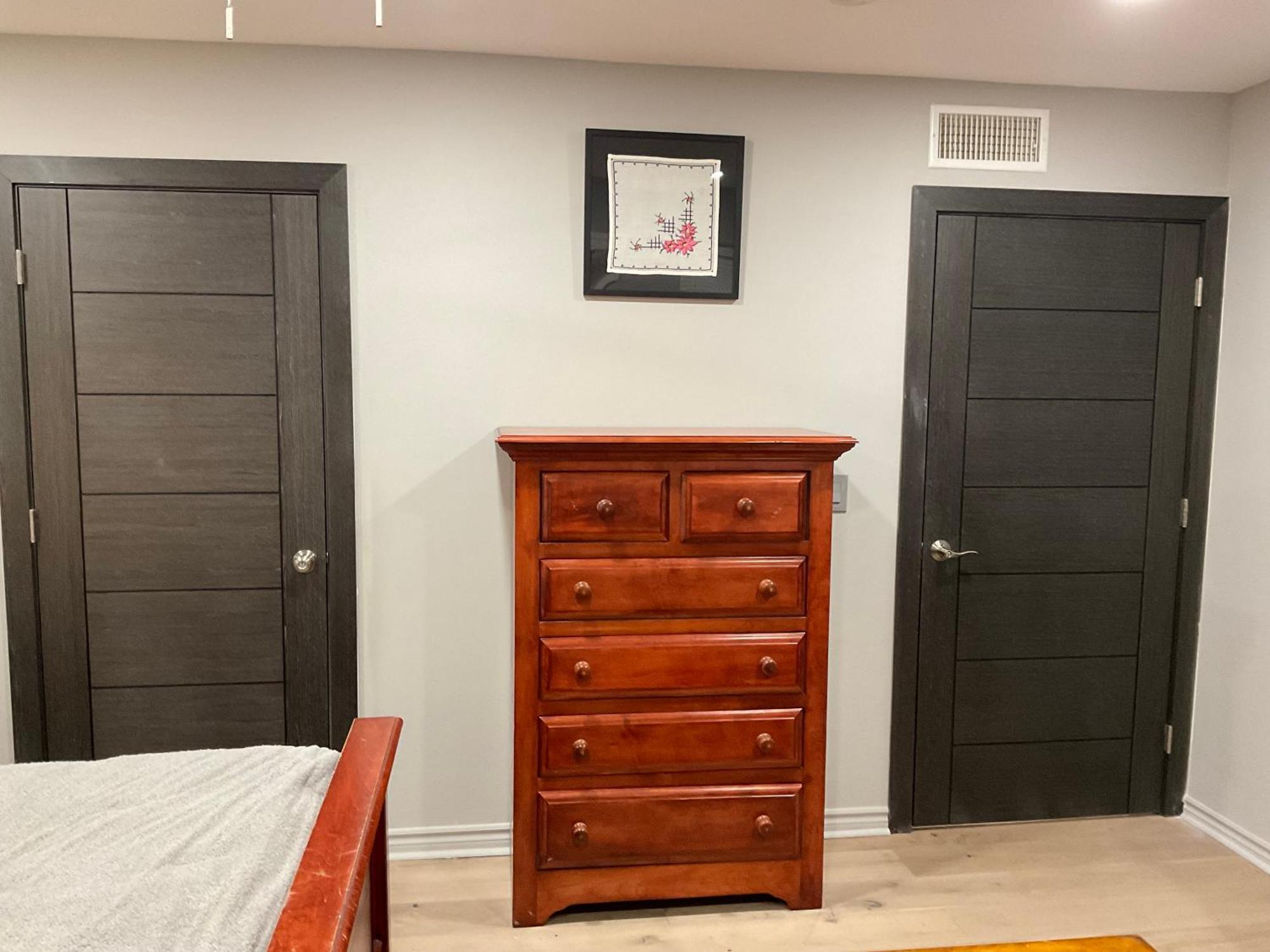 A Luxury Master Bedroom In A Condo ロサンゼルス エクステリア 写真